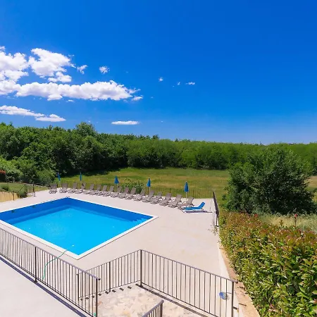 Сasa de vacaciones Holiday 3 By Interhome Bibali