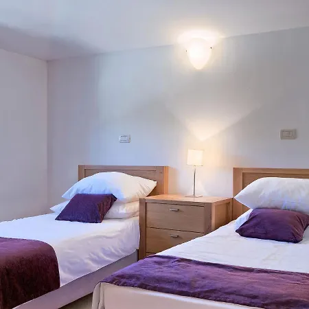 Сasa de vacaciones Holiday 3 By Interhome Bibali