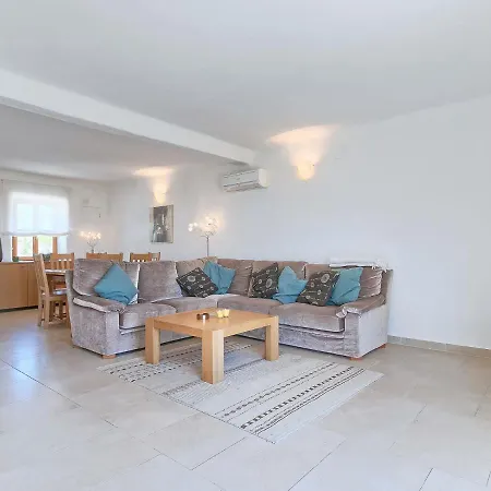 Сasa de vacaciones Holiday 3 By Interhome *