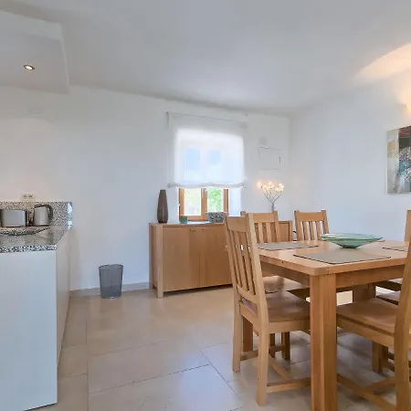Сasa de vacaciones Holiday 3 By Interhome Bibali